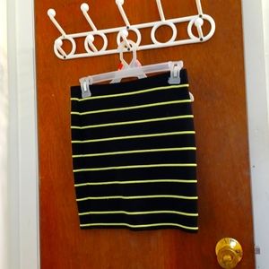 Small black and green pencil skirt